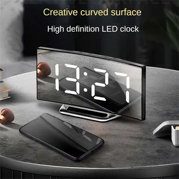 Digitalni sat stolni E 7-inčni desktop alarmi s brojkama za dječje spavaće sobe Led ekran Zakrivljena ogledala s podesivim svjetlinom