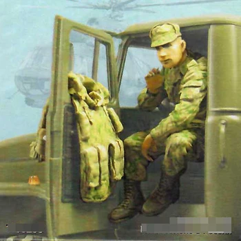 1/35 Ruski vojni vozač 90-2000-ih godina (za sve tipove kamiona) Bez kamiona, смоляная model Soldier GK, u dijelovima i неокрашенном obliku